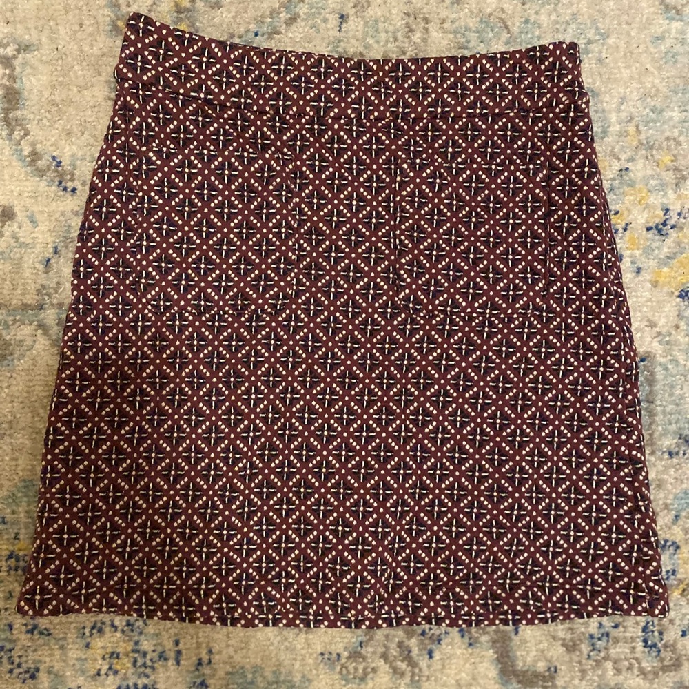 Loft burgundy & navy print miniskirt with pockets